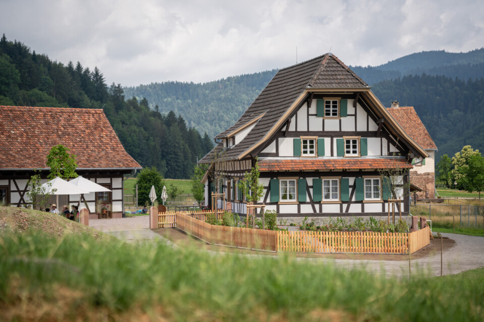Das Ortenauhaus aus Durbach, das seit 2021 von Durbach in das Schwarzwälder Freilichtmuseum Vogtsbauernhof nach Gutach versetzt wurde, wird am Sonntag, 2. Juli 2023, erstmals der Öffentlichkeit zugänglich gemacht.